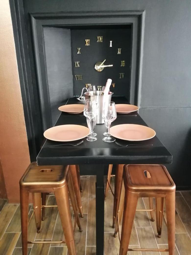 Appartement Avec Balneo Et Sauna Privatif - Le Rose Cuivre Труа Экстерьер фото