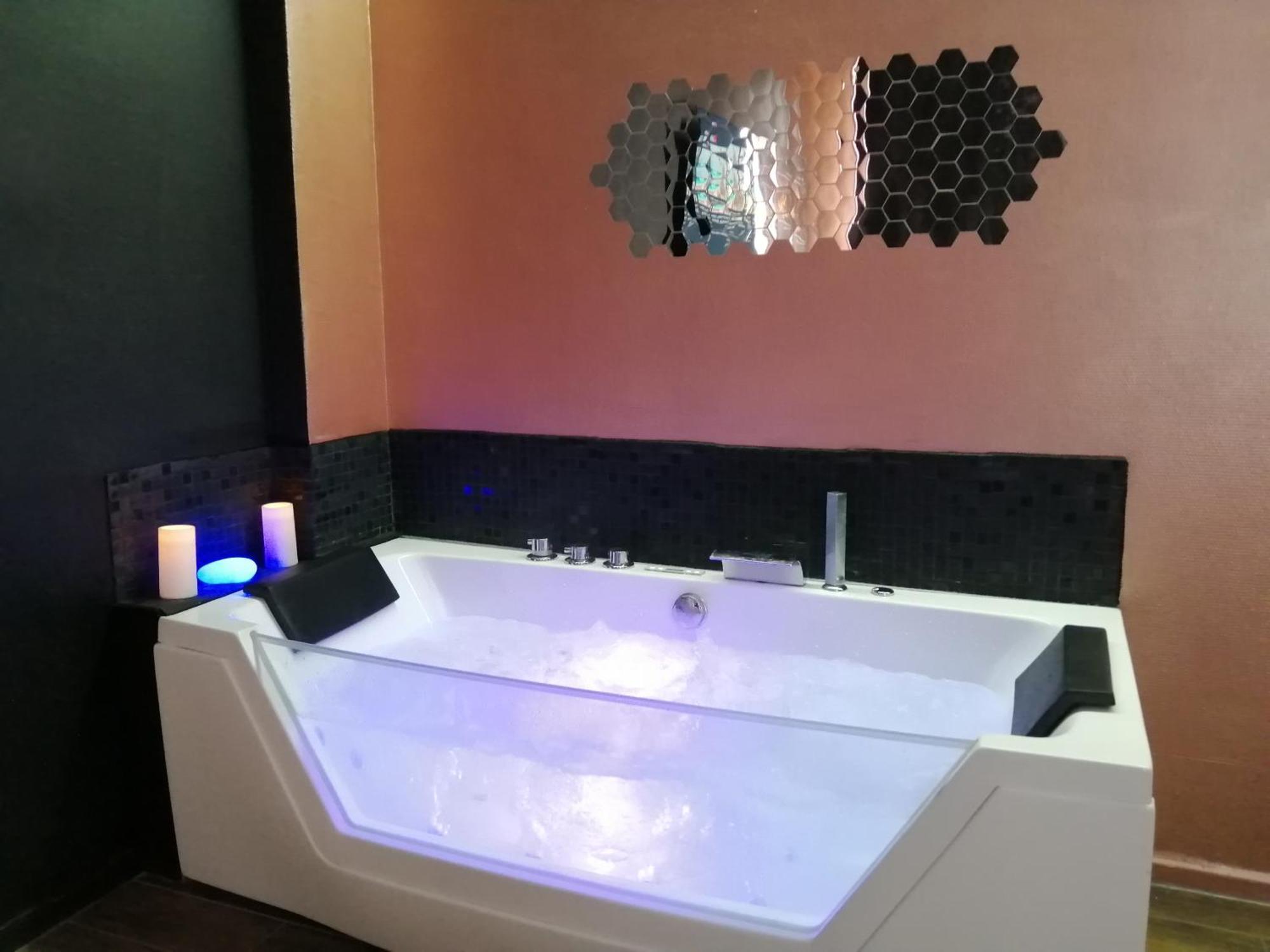 Appartement Avec Balneo Et Sauna Privatif - Le Rose Cuivre Труа Экстерьер фото